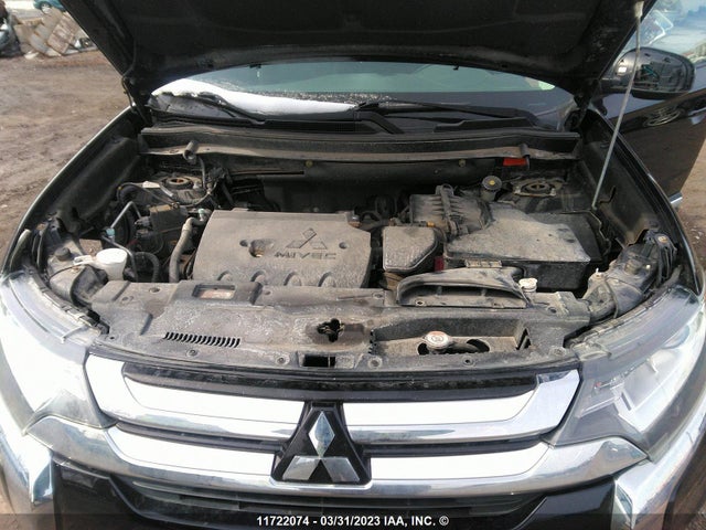 JA4AZ2A36GZ605915 Mitsubishi Outlander Es