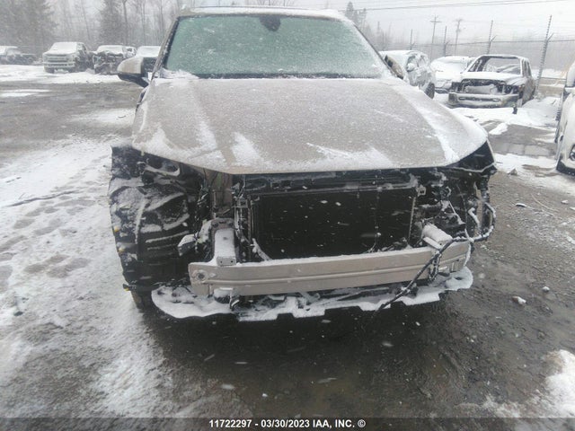 WA1LAAF76JD043864 Audi Q7 Premium Plus