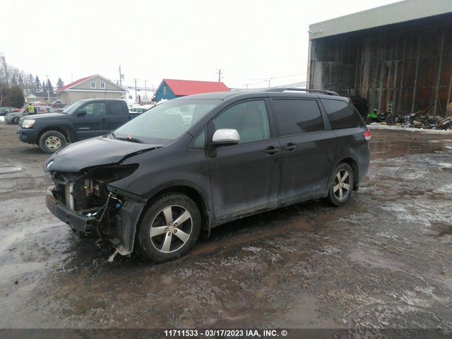 Toyota Sienna 2012 5TDZK3DC3CS227028 Image 2