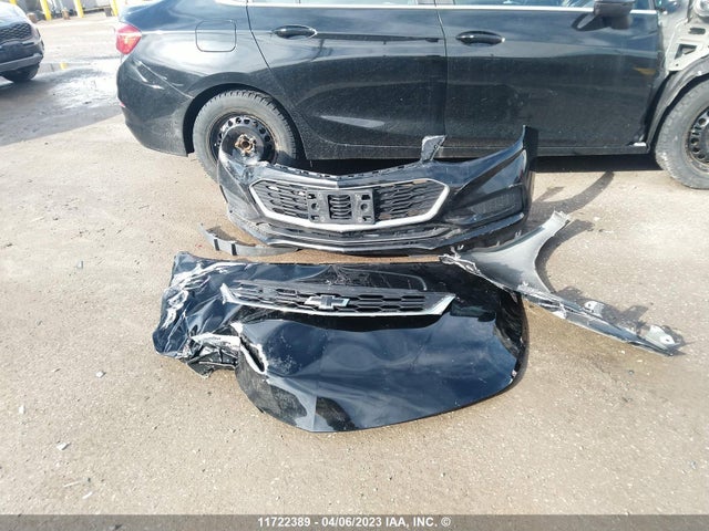 Chevrolet Cruze 2018 1G1BE5SM8J7205395 Image 12