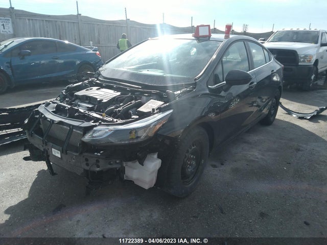 Chevrolet Cruze 2018 1G1BE5SM8J7205395 Image 2