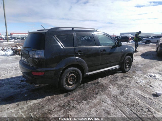 JA4JT3AX3BU607881 Mitsubishi Outlander Se
