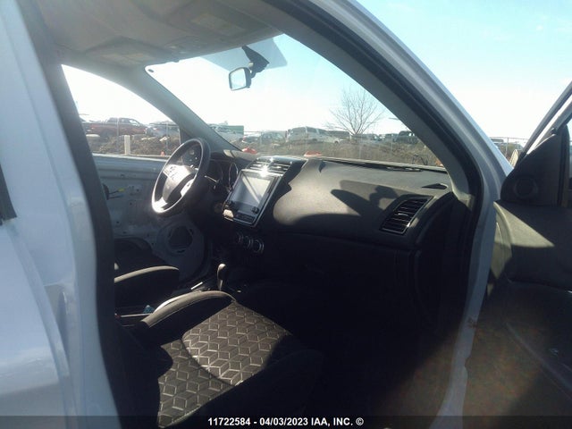 JA4AJUAU2NU606825 Mitsubishi RVR ES