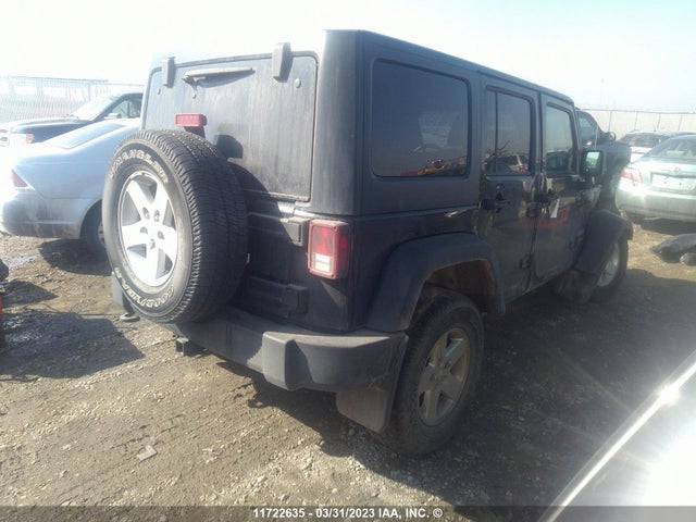 1C4BJWDG2JL864922 Jeep Wrangler Unlimited Sport