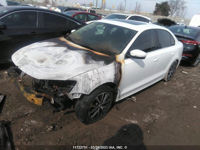 3VWD67AJ8GM213640 Volkswagen JETTA SE