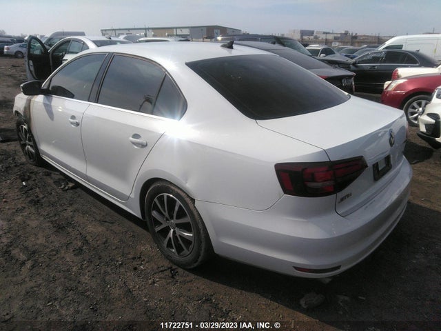 3VWD67AJ8GM213640 Volkswagen JETTA SE