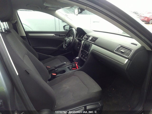1VWAS7A36GC053520 Volkswagen Passat S/r-line