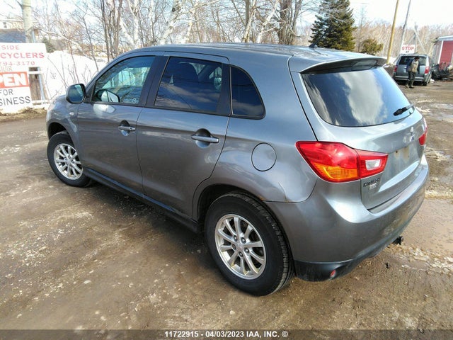 4A4AJ3AU0FE605337 Mitsubishi RVR SE