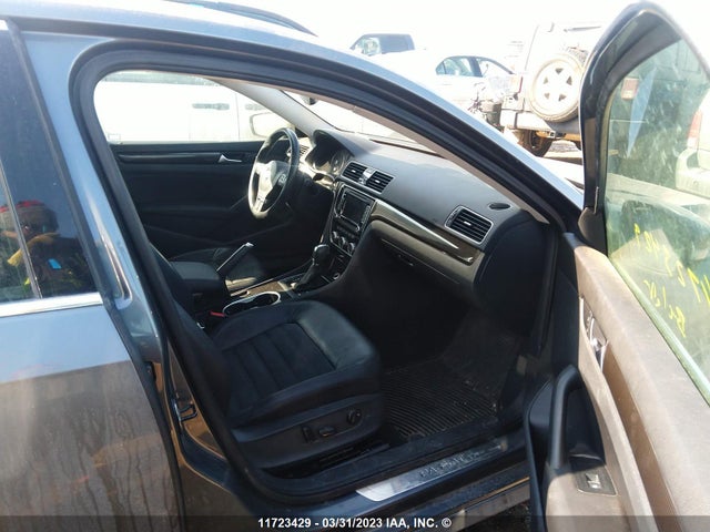 1VWCN7A34EC066148 Volkswagen PASSAT SEL