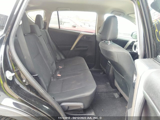 Toyota RAV4 LE 2018 2T3ZFREV5JW511263 Image 8