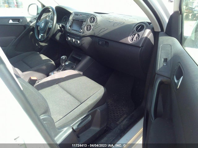 WVGJV7AX5FW574184 Volkswagen Tiguan S/se/sel/r-line