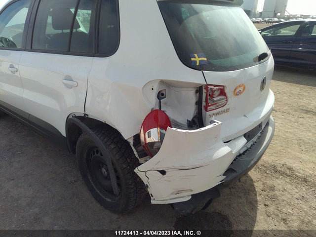 WVGJV7AX5FW574184 Volkswagen Tiguan S/se/sel/r-line