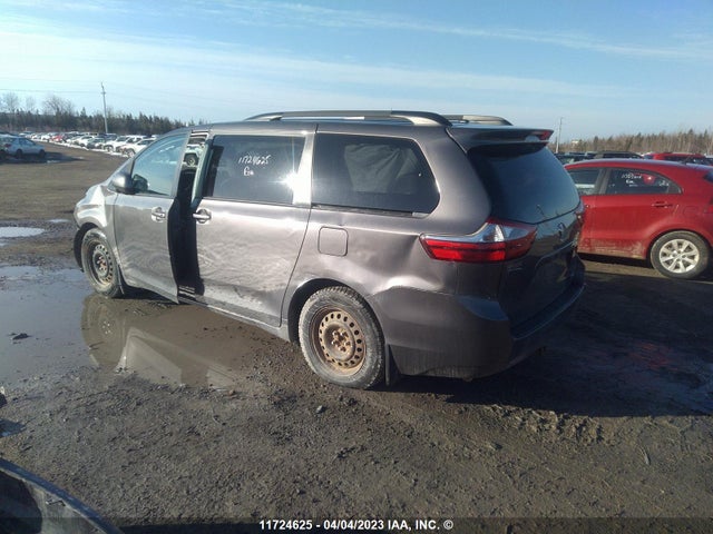 Toyota Sienna Le/se 2017 5TDKZ3DC3HS825043 Image 3