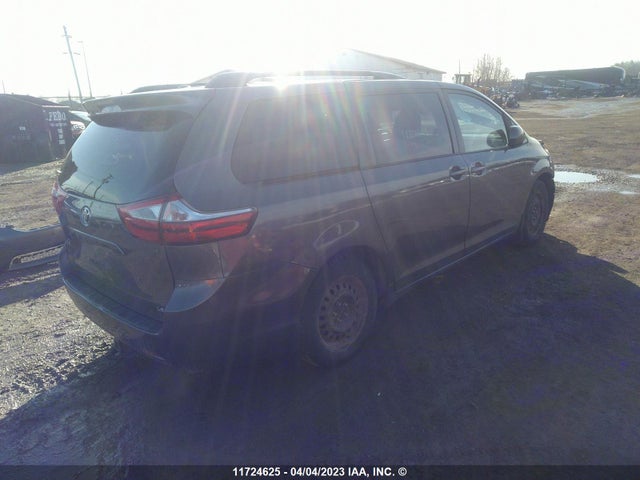 Toyota Sienna Le/se 2017 5TDKZ3DC3HS825043 Image 4