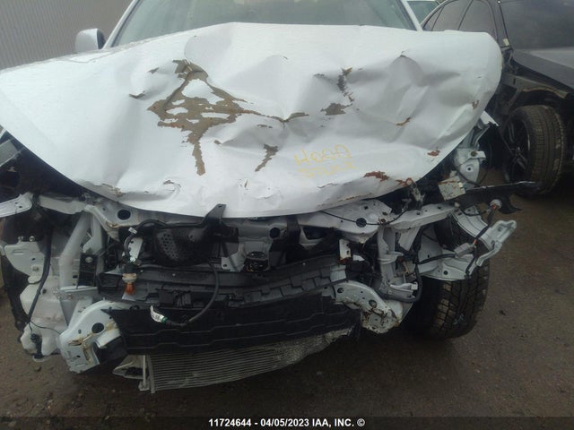 JA4AJUAU4NU604672 Mitsubishi RVR ES