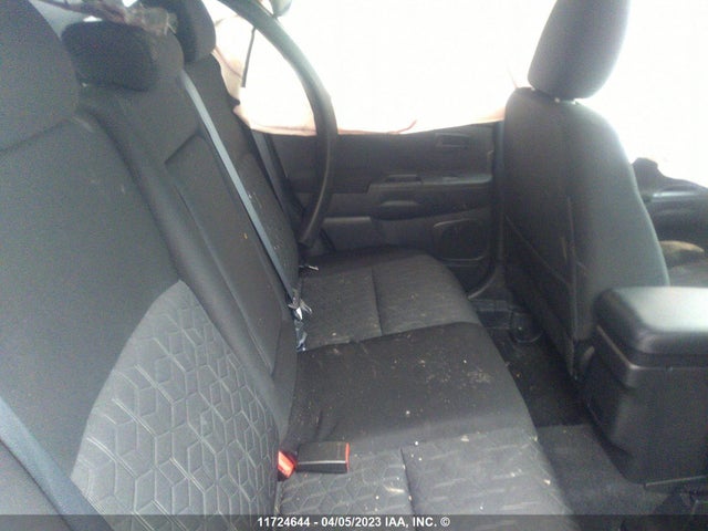 JA4AJUAU4NU604672 Mitsubishi RVR ES