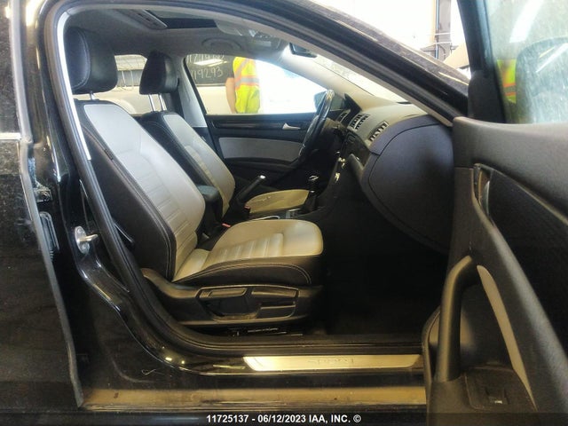 1VWBS7A35FC027851 Volkswagen PASSAT SE