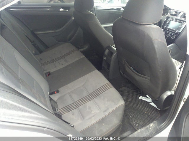 3VWDB7AJ3HM266825 Volkswagen JETTA SE