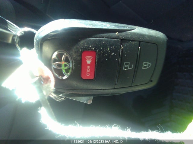 Toyota Corolla Cross Le 2022 7MUBAABG6NV029843 Image 3