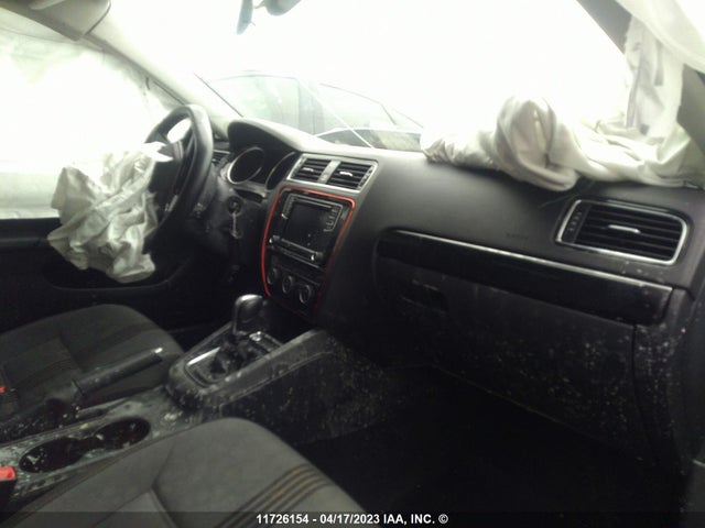 3VWDB7AJ2HM303878 Volkswagen JETTA SE