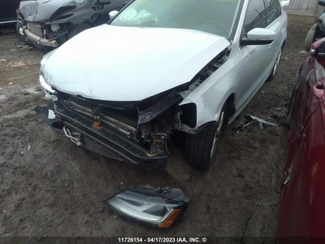 3VWDB7AJ2HM303878 Volkswagen JETTA SE
