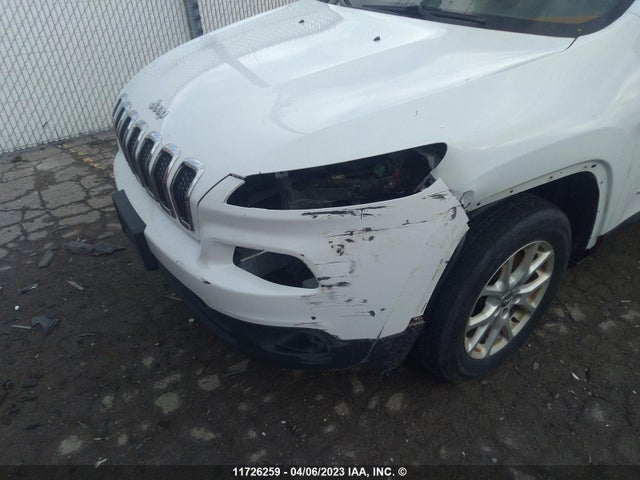 1C4PJMCB2FW588246 Jeep Cherokee Latitude