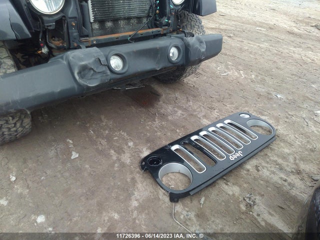 1C4BJWEG7HL689382 Jeep Wrangler Unlimited Sahara