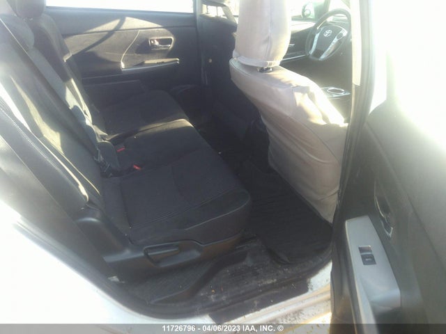 Toyota PRIUS V 2017 JTDZN3EUXHJ070083 Image 8