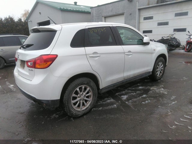 4A4AJ3AU5FE601901 Mitsubishi RVR SE