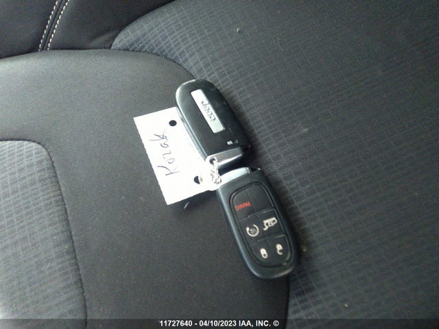 1C4PJLCB4FW607485 Jeep Cherokee Latitude