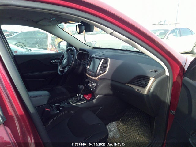 1C4PJLCB4FW607485 Jeep Cherokee Latitude