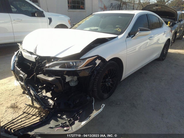58AB21B12MU012717 Lexus ES 300H