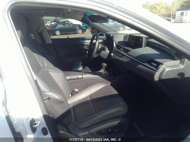 58AB21B12MU012717 Lexus ES 300H