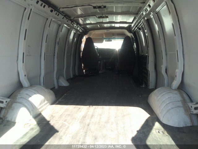 Chevrolet Express G2500 2020 1GCWGBFP4L1143215 Image 8