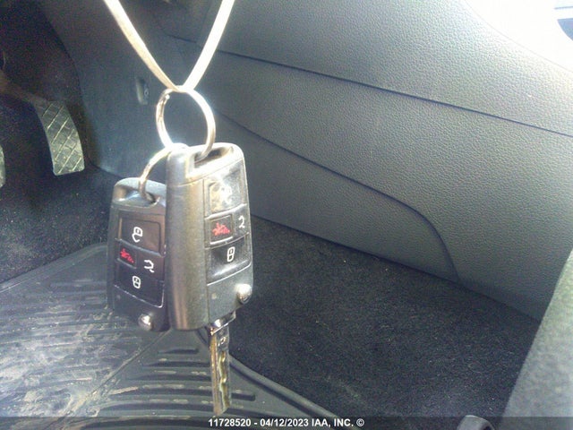 3VW217AU5FM094993 Volkswagen GOLF