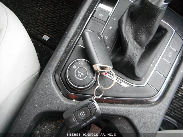 3VV2B7AX8JM200213 Volkswagen TIGUAN