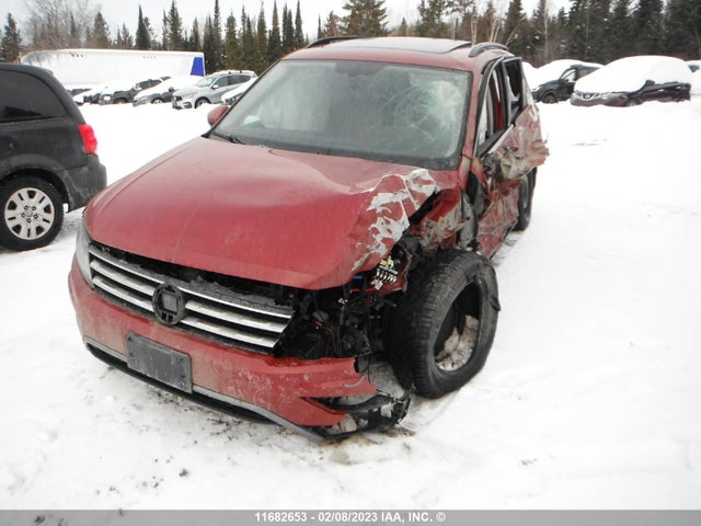3VV2B7AX8JM200213 Volkswagen TIGUAN