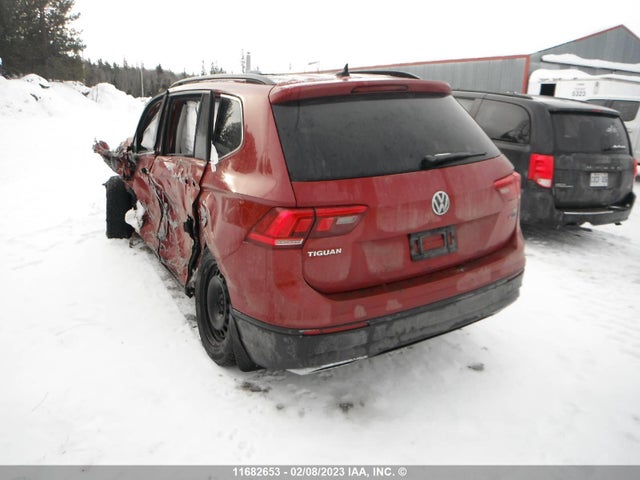 3VV2B7AX8JM200213 Volkswagen TIGUAN