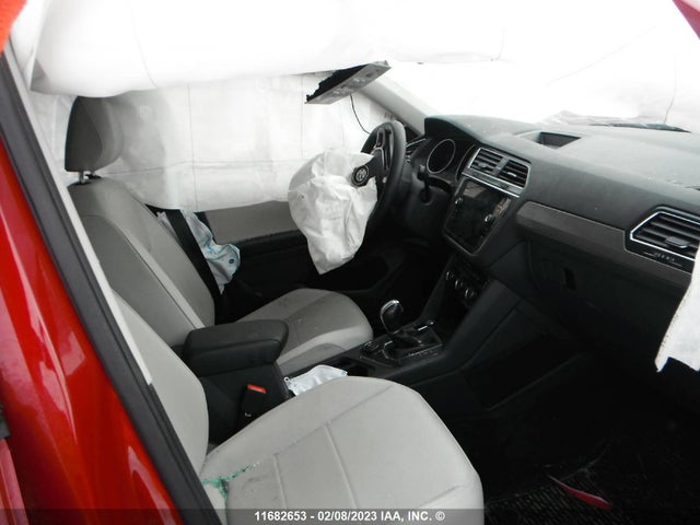3VV2B7AX8JM200213 Volkswagen TIGUAN