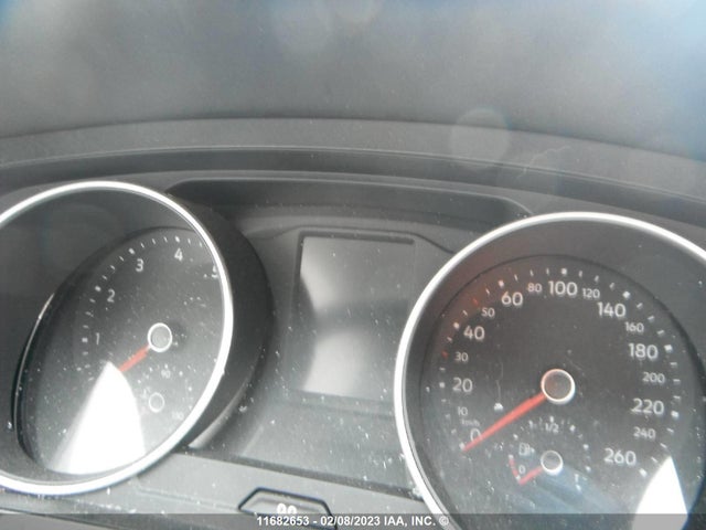 3VV2B7AX8JM200213 Volkswagen TIGUAN