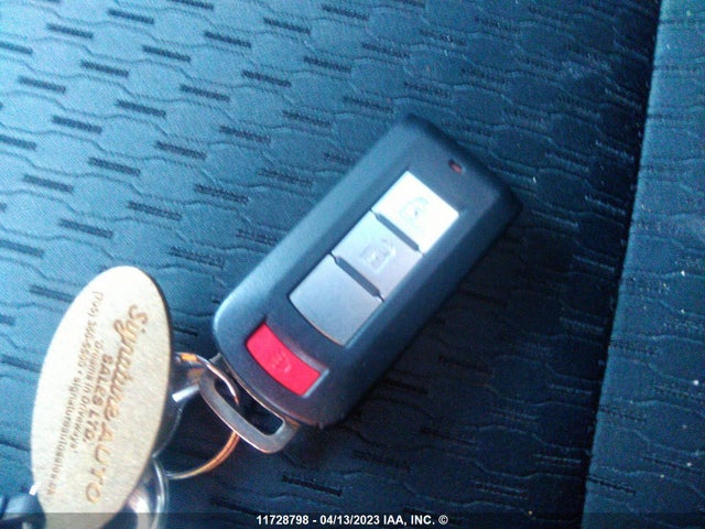 JA4JZ3AX2EZ600362 Mitsubishi Outlander Se