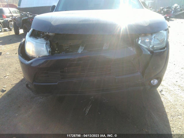 JA4JZ3AX2EZ600362 Mitsubishi Outlander Se