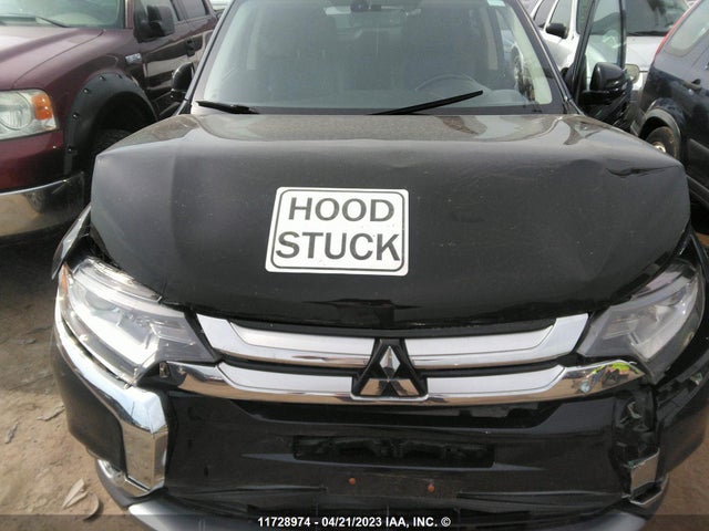 JA4AZ2A39HZ606655 Mitsubishi Outlander Es