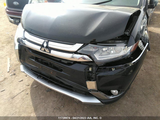 JA4AZ2A39HZ606655 Mitsubishi Outlander Es