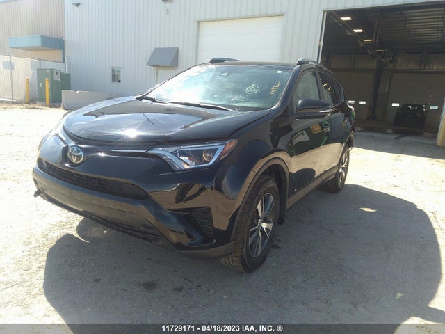 Toyota RAV4 LE 2018 2T3BFREV8JW811008 Image 2
