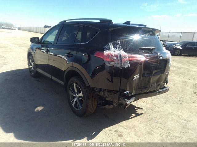 Toyota RAV4 LE 2018 2T3BFREV8JW811008 Image 3