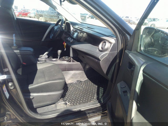 Toyota RAV4 LE 2018 2T3BFREV8JW811008 Image 5