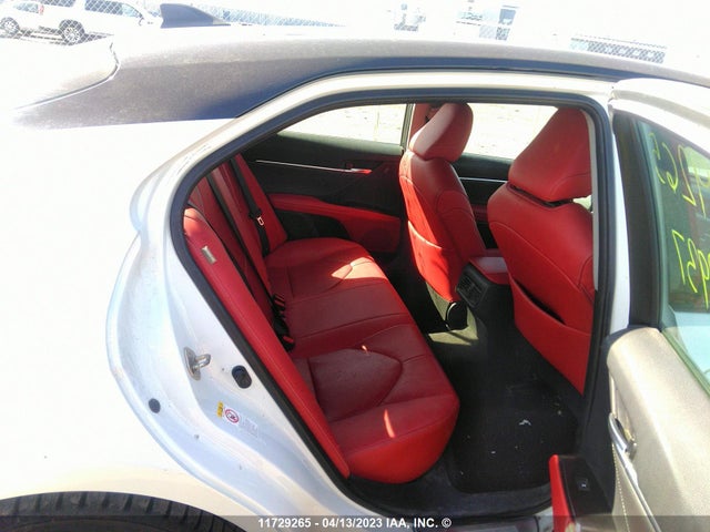 Toyota CAMRY 2018 4T1B61HK7JU098937 Image 8