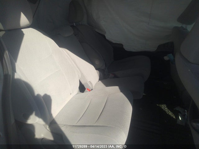 Toyota SIENNA LE 2015 5TDKK3DC6FS622763 Image 9