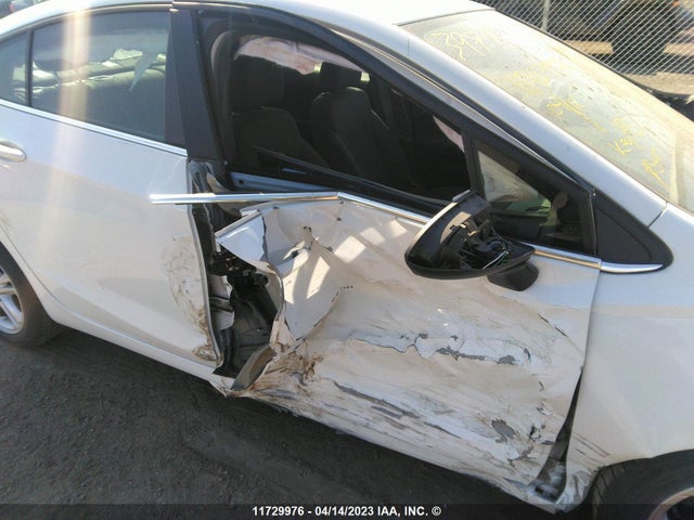 Chevrolet CRUZE LT 2017 1G1BE5SMXH7207627 Image 8